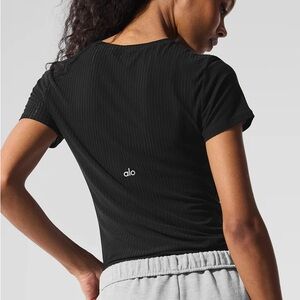 ALO Yoga Women's Black Ribbed Sea Coast Top